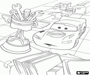 desenho de Rel�mpago McQueen descobre um trof�u da Copa Piston escondido na casa de Doc para colorir