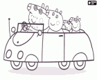 Peppa Pig com sua família no carro: Papai Porco, Mamãe Porco e Porco George, seu irmão mais novo