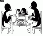 Pingu com seus pais na mesa comendo
