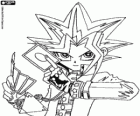 Yugi com as cartas do jogo Duelo de Monstros. Yu-Gi-Oh