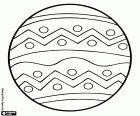 Um ovo de Páscoa com decoração geométrica, tipos diferentes de linhas e círculos pequenos